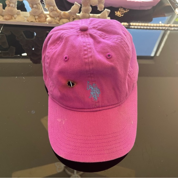Pink Hat - Picture 1 of 3